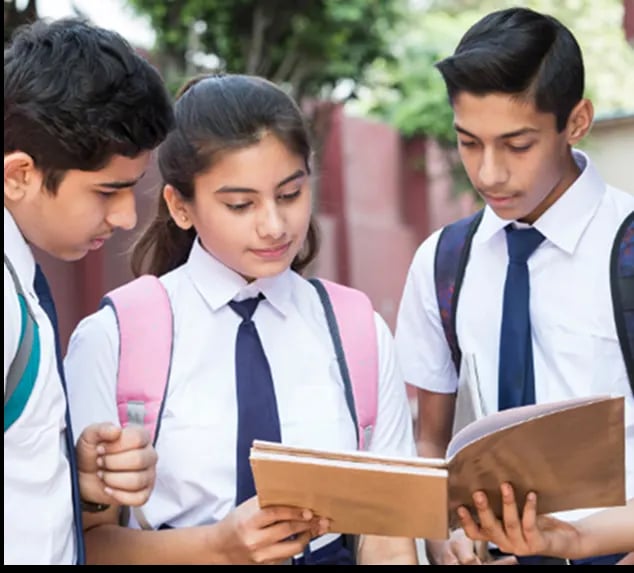 Siddhi Academy students celebrating academic success in Thane - SSC Commerce Arts coaching